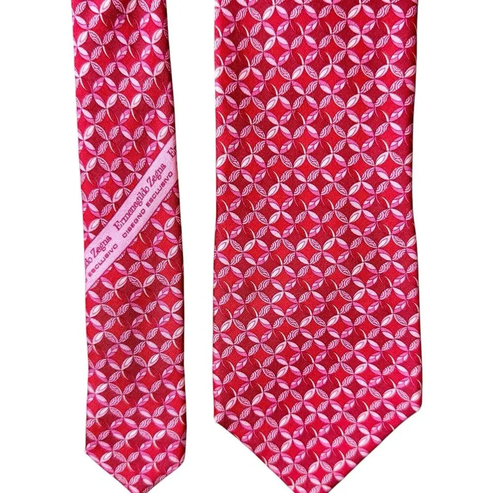 Ermenegildo Zegna Modern 3” Red Geometric Silk Tie